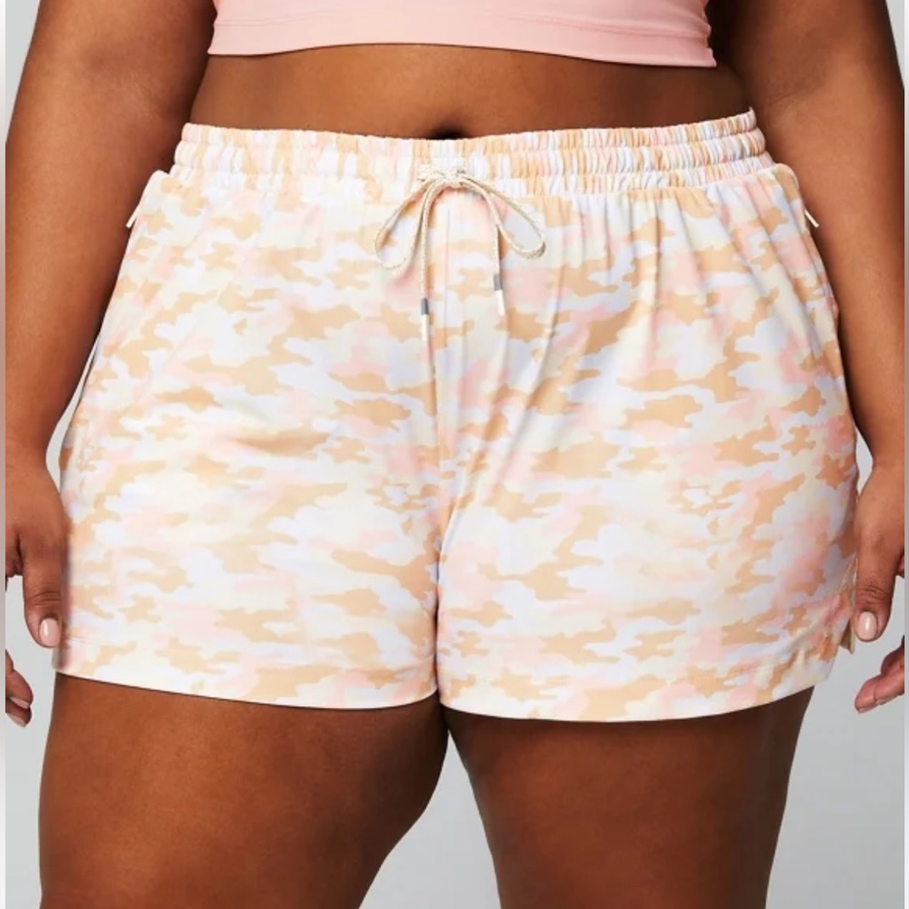 •FABLETICS• The One Short 3'' in Micro Pink/Tan Camo Size XXL/1X Running